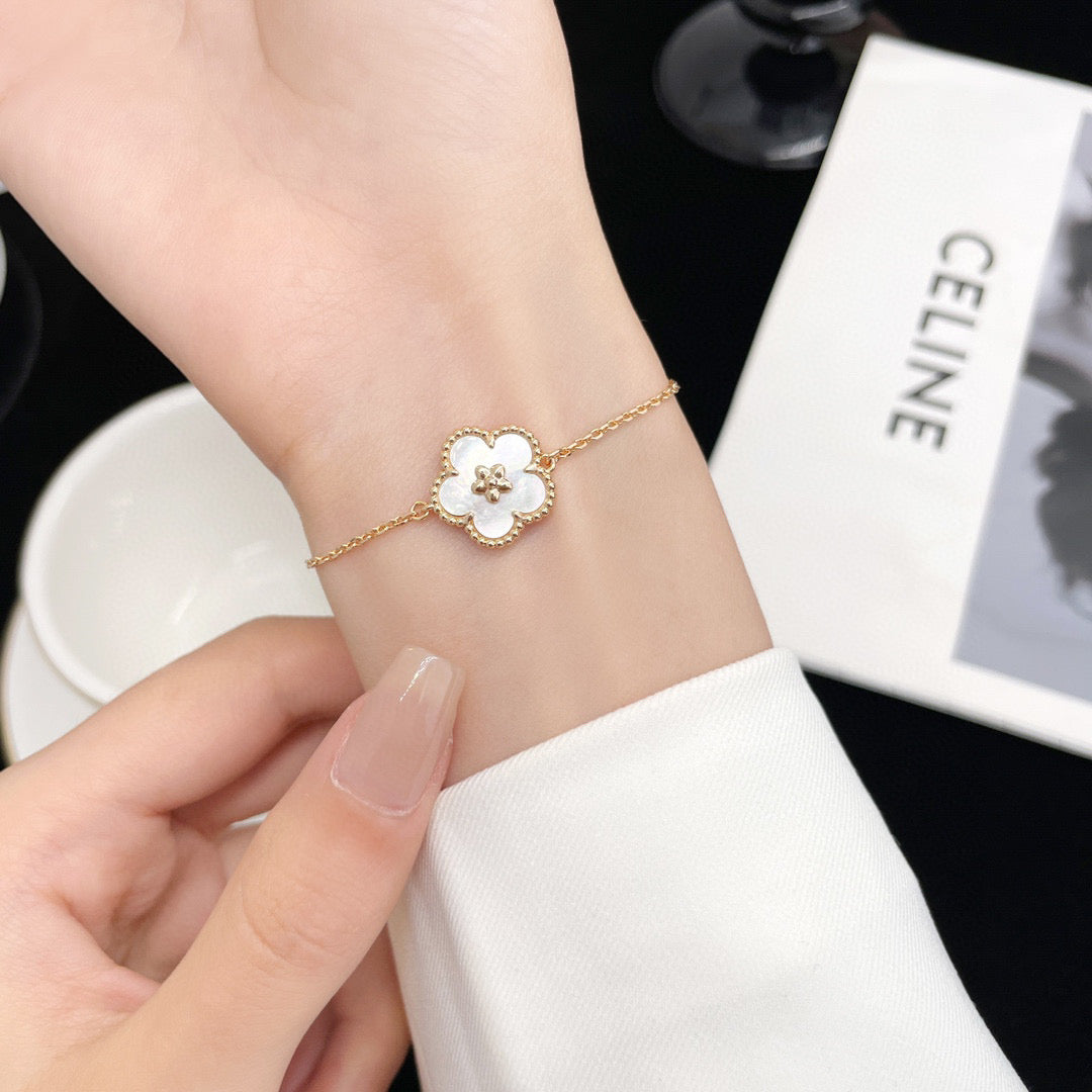 Miro LUCKY WHITE MOP PLUM BLOSSOM BRACELET