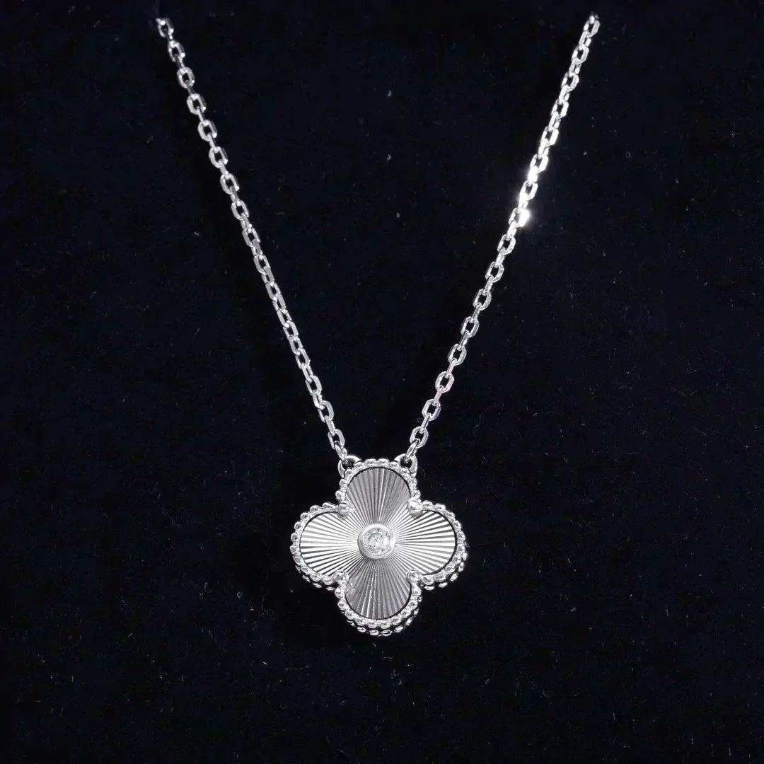 Miro CLOVER  15MM DIAMOND LASER NECKLACE SILVER