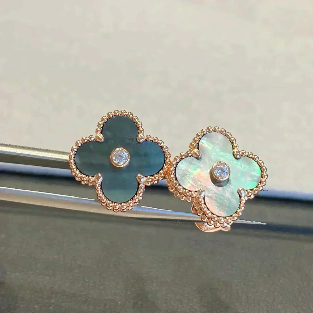 Miro CLOVER MEDIUM 1 MOTIFS GRAY MOP  DIAMOND EARRINGS