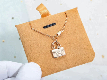 Miro AMULETTE PEDANT ROSE GOLD NECKLACE