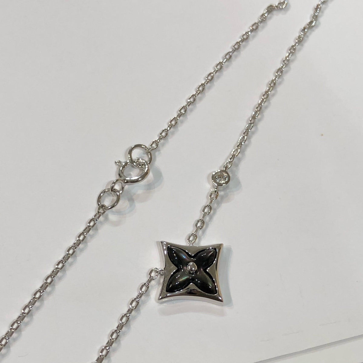 Miro STAR BLACK MOP NECKLACE