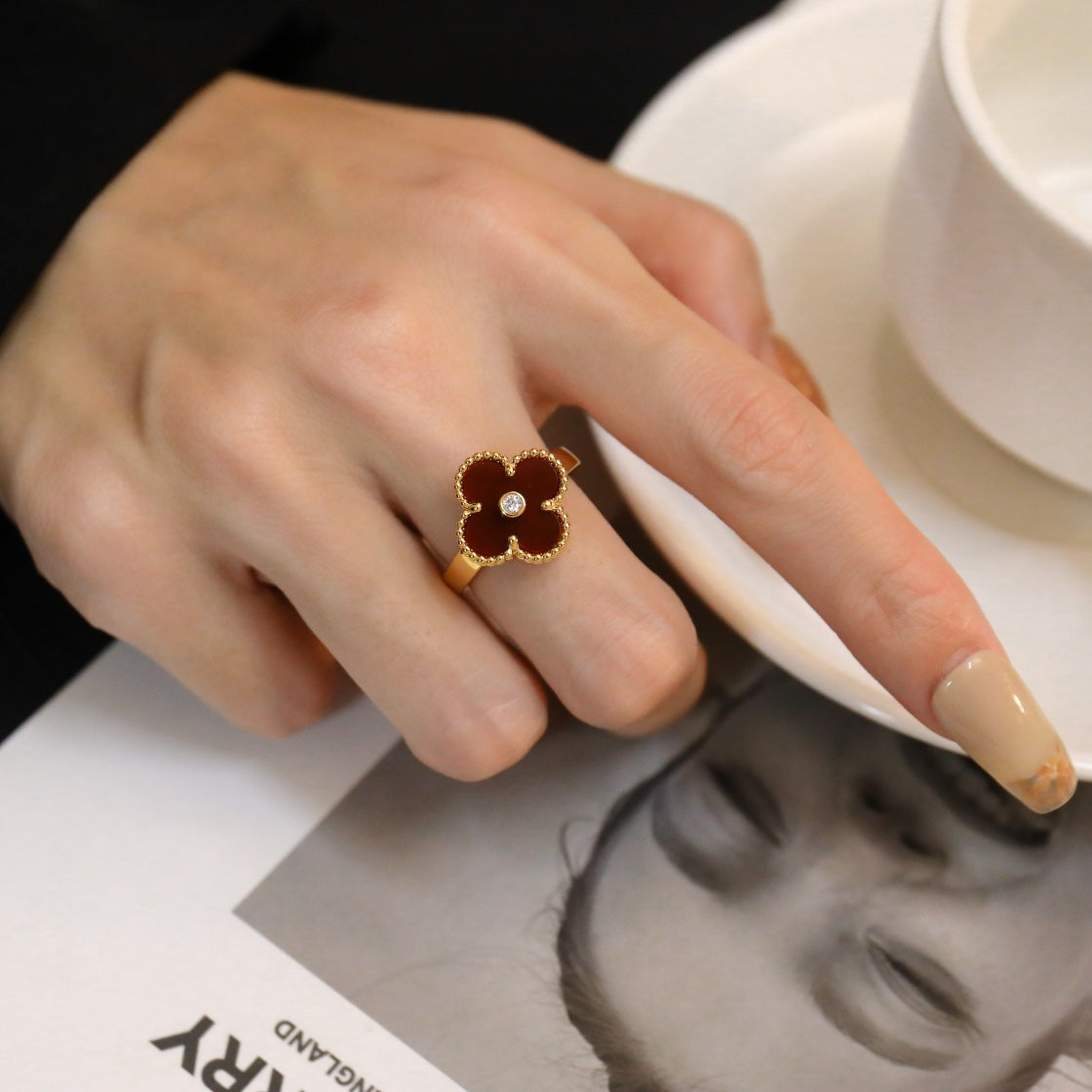 Miro CLOVER CARNELIAN RING ROSE GOLD DIAMOND