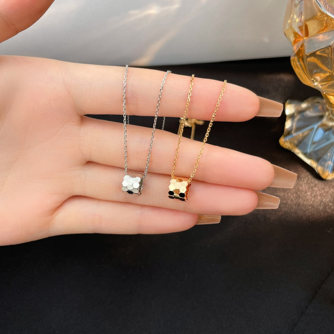 Miro BEE MINI NECKLACE
