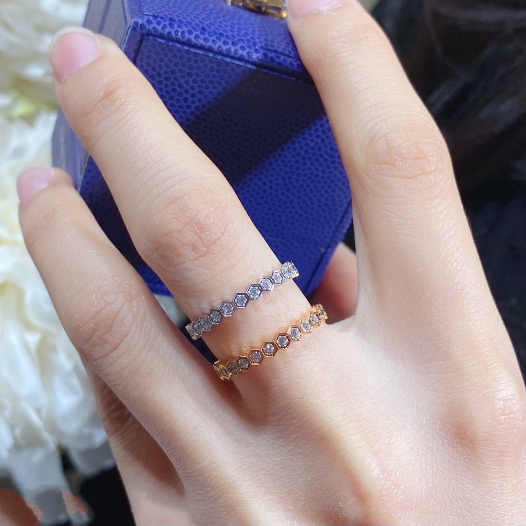 Miro BEE LOVE DIAMOND PAVED SMALL RING