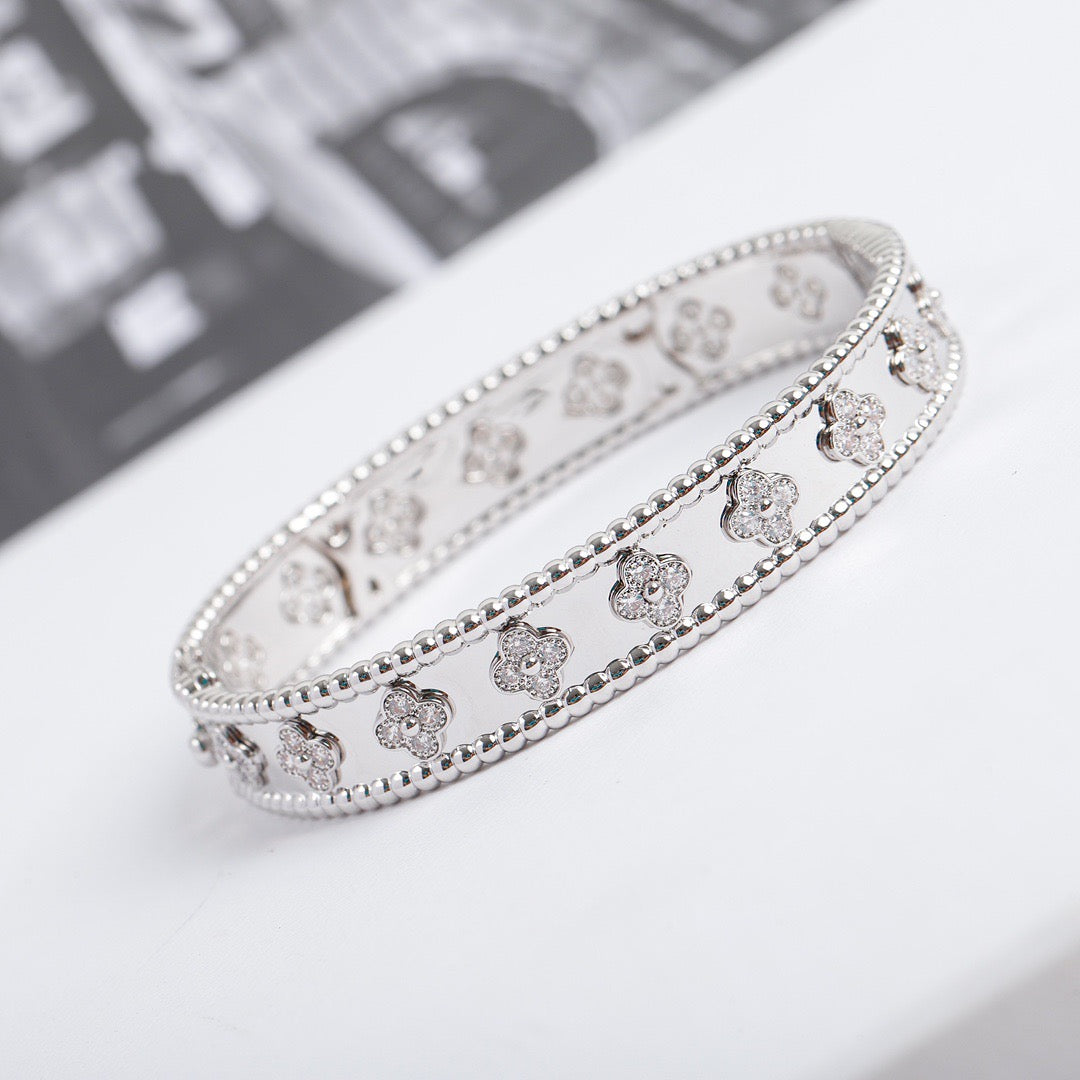 Miro CLOVER BRACELET 8MM DIAMONDS