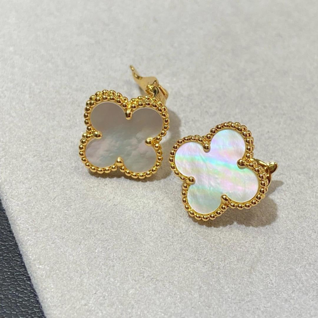 [Miro ] CLOVER LARGE (20mm) 1 MOTIFS WHITE MOP STUD EARRINGS