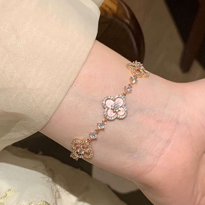 Miro CLOVER 5 MOTIF PINK BLUE RED WHITE BRACELET