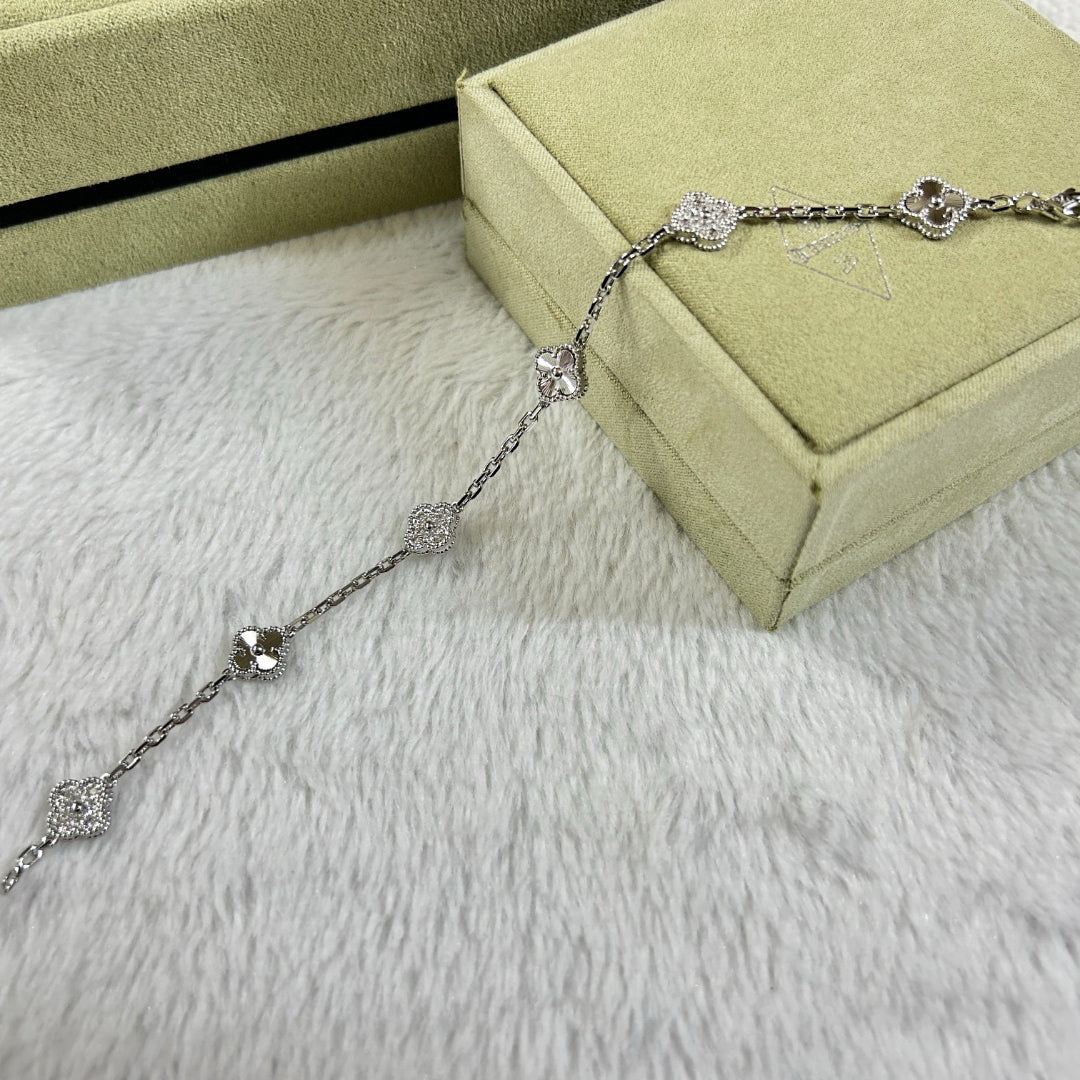 [Miro ]クローバー 6モチーフ ダイヤモンド レーザー ブレスレット