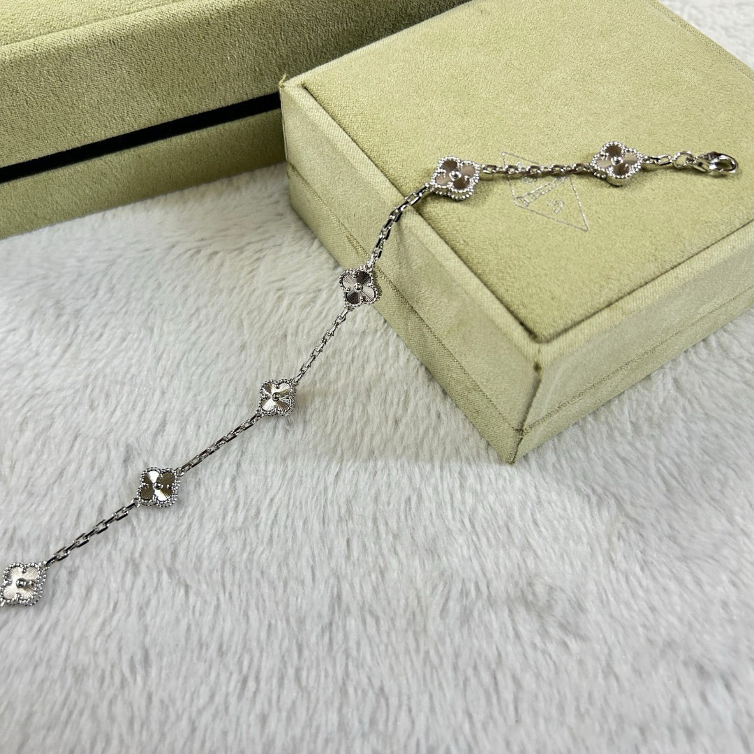 [Miro ]New CLOVER 6 MOTIF  BRACELET