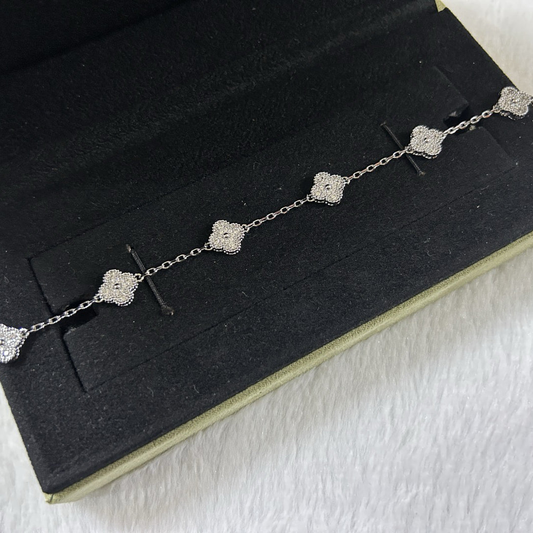 [Miro ]New CLOVER 6 MOTIF DIAMOND BRACELET