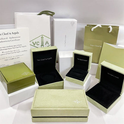 Miro VA CLOVER BRACELET NECKLACE RING BOX GIFT BAG