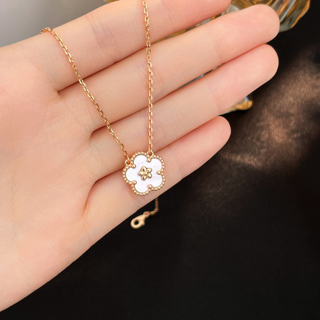 Miro LUCKY  WHITE MOP  PLUM BLOSSOM NECKLACE
