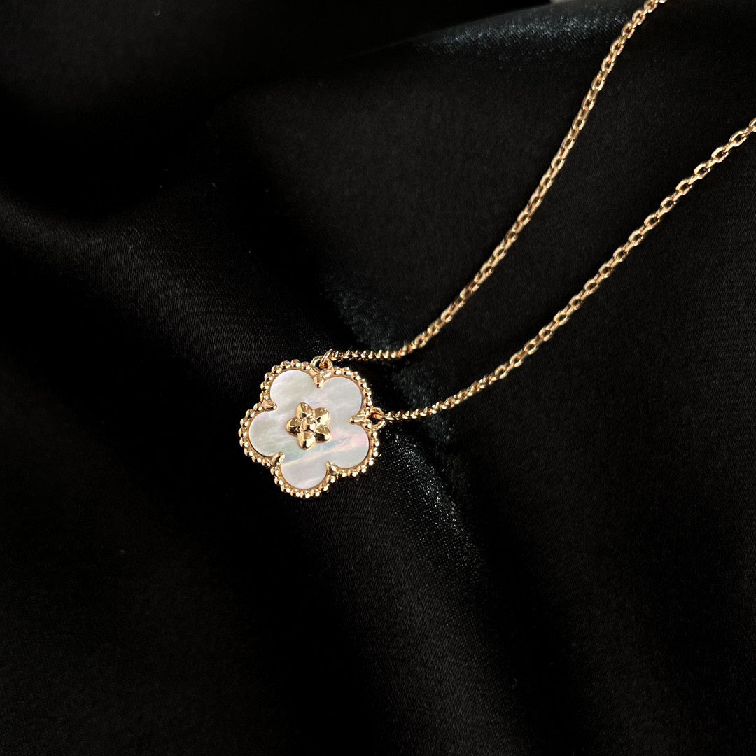 Miro LUCKY  WHITE MOP  PLUM BLOSSOM NECKLACE