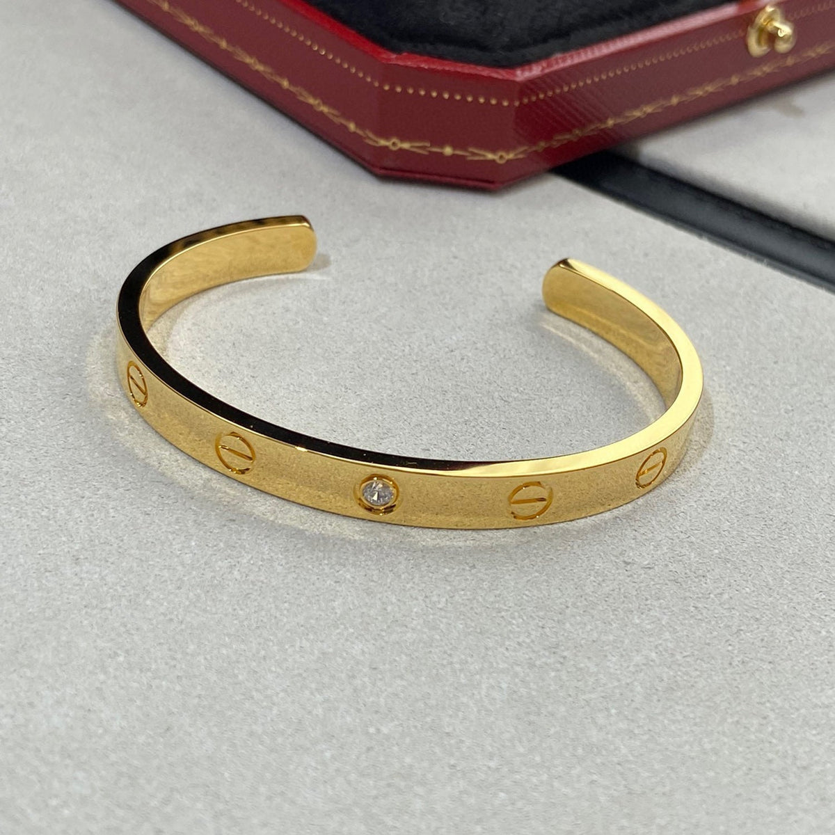 Miro LOVE BRACELET 6.1MM 1 DIAMOND OPEN CUFF