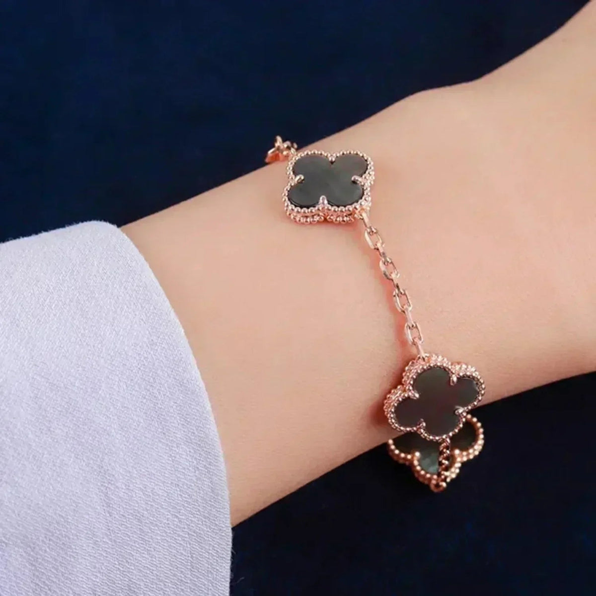 [Miro ]New CLOVER 5 MOTIF GRAY MOP BRACELET COLLECTION