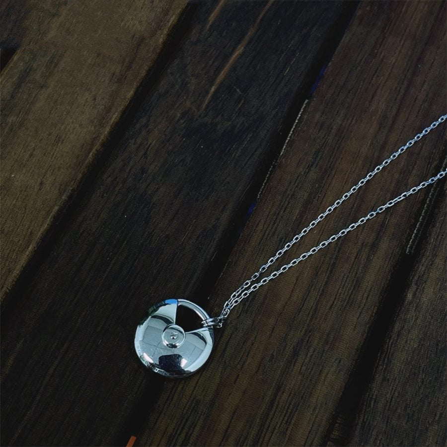 Miro アミュレット シルバー フルダイヤモンド ネックレス