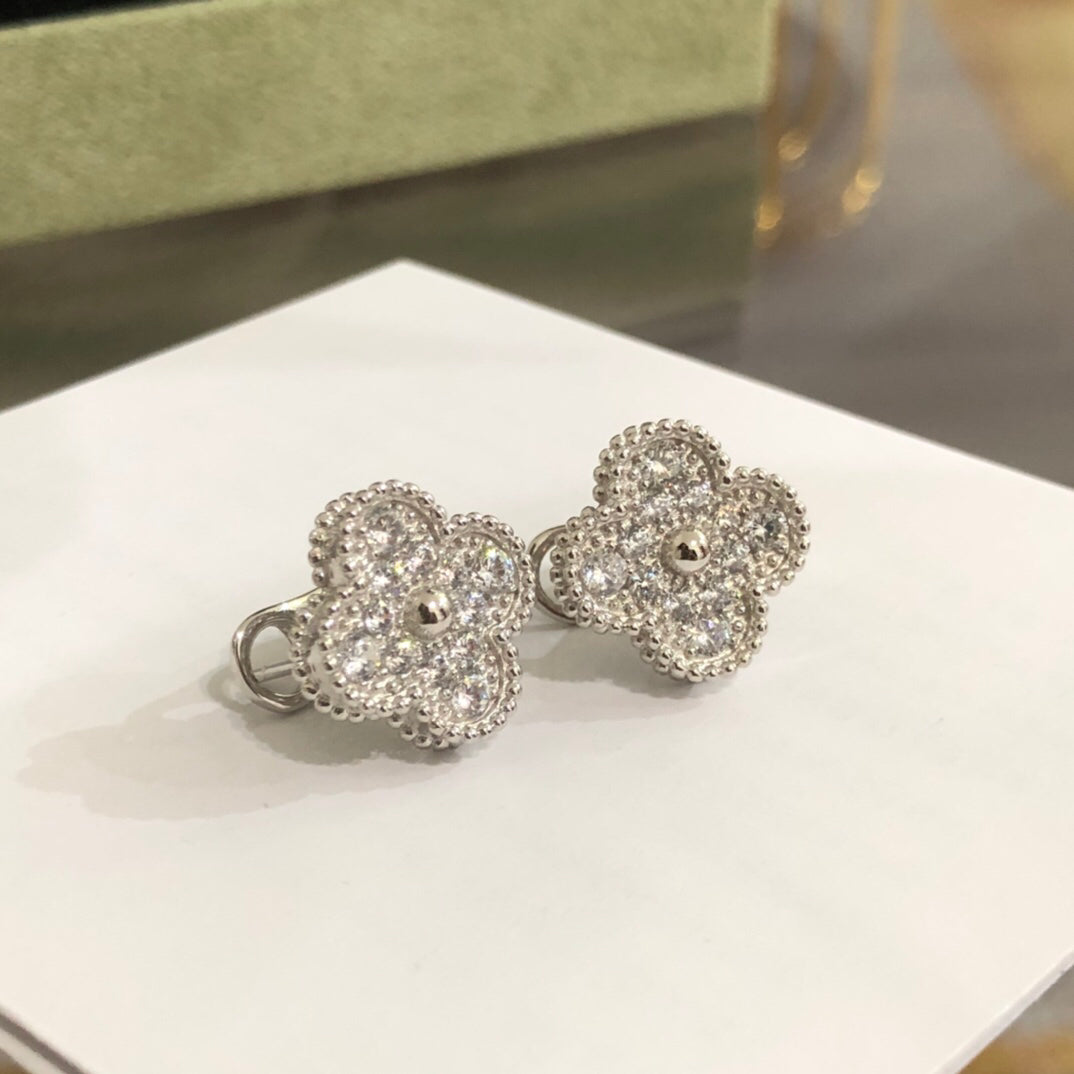 Miro CLOVER 1 MOTIFS DIAMOND STUD EARRINGS SILVER