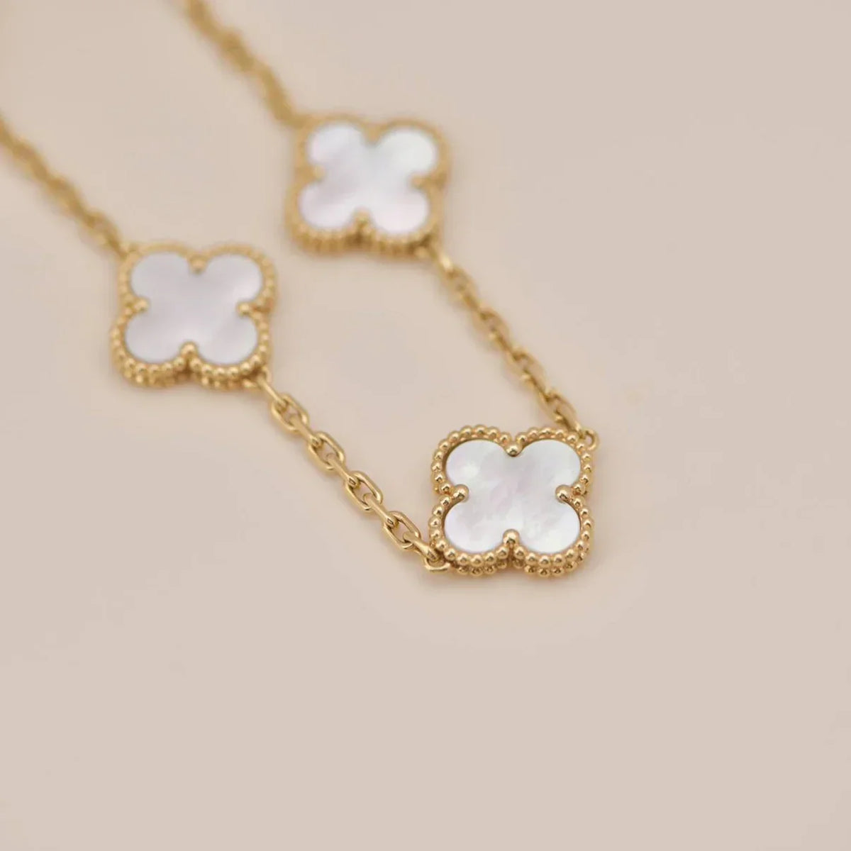 [Miro ]New CLOVER WHITE PEARL MOP 5 MOTIF BRACELET COLLECTION