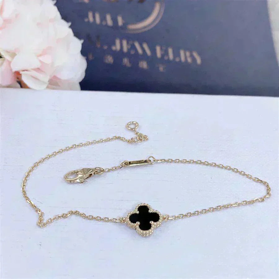 Miro CLOVER ONYX SINGLE FLOWER BRACELET