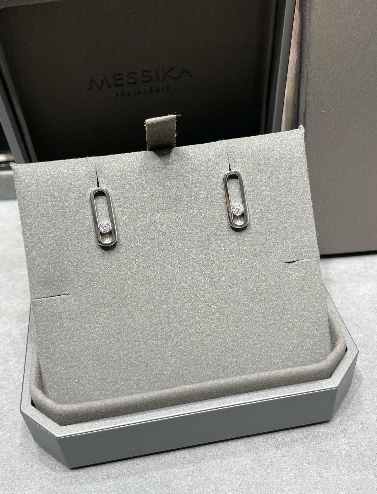 [Miro ]MOVE UNO SMALL 1 DIAMOND EARRINGS